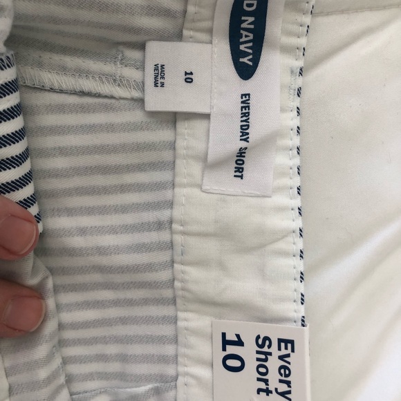 NWT!! Old Navy everyday shorts - Picture 4 of 5